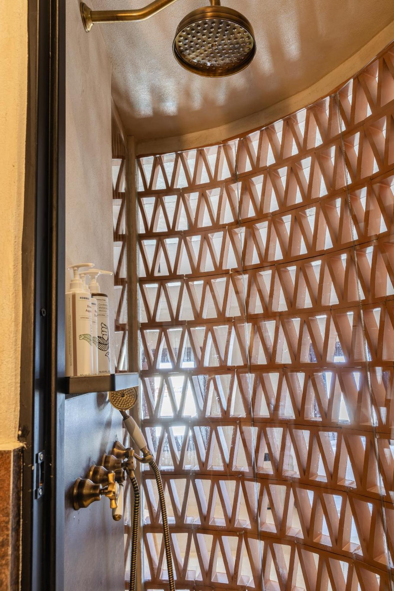 Meroviglia Boutique Hotel Имеровигли Стая снимка