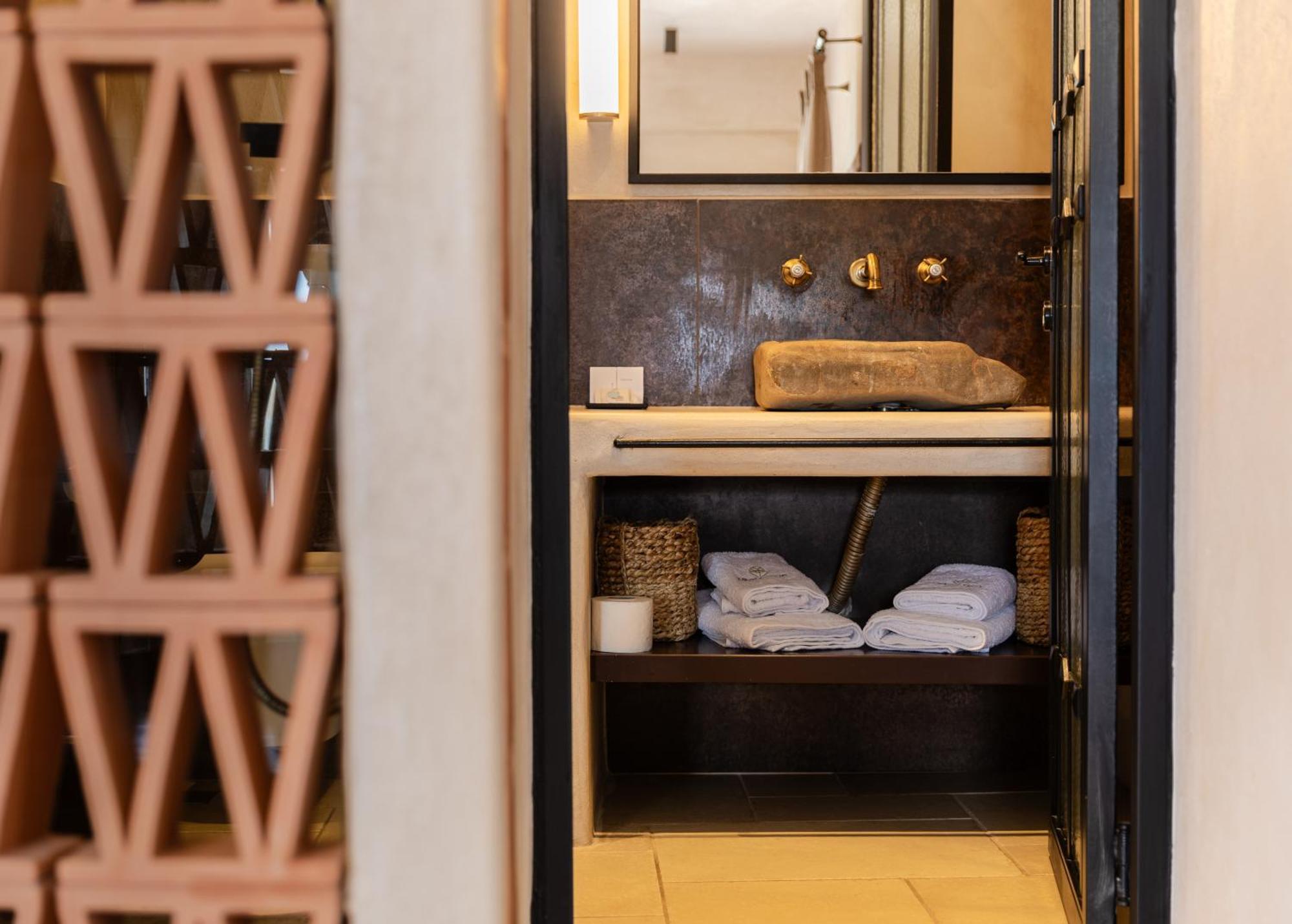 Meroviglia Boutique Hotel Имеровигли Стая снимка